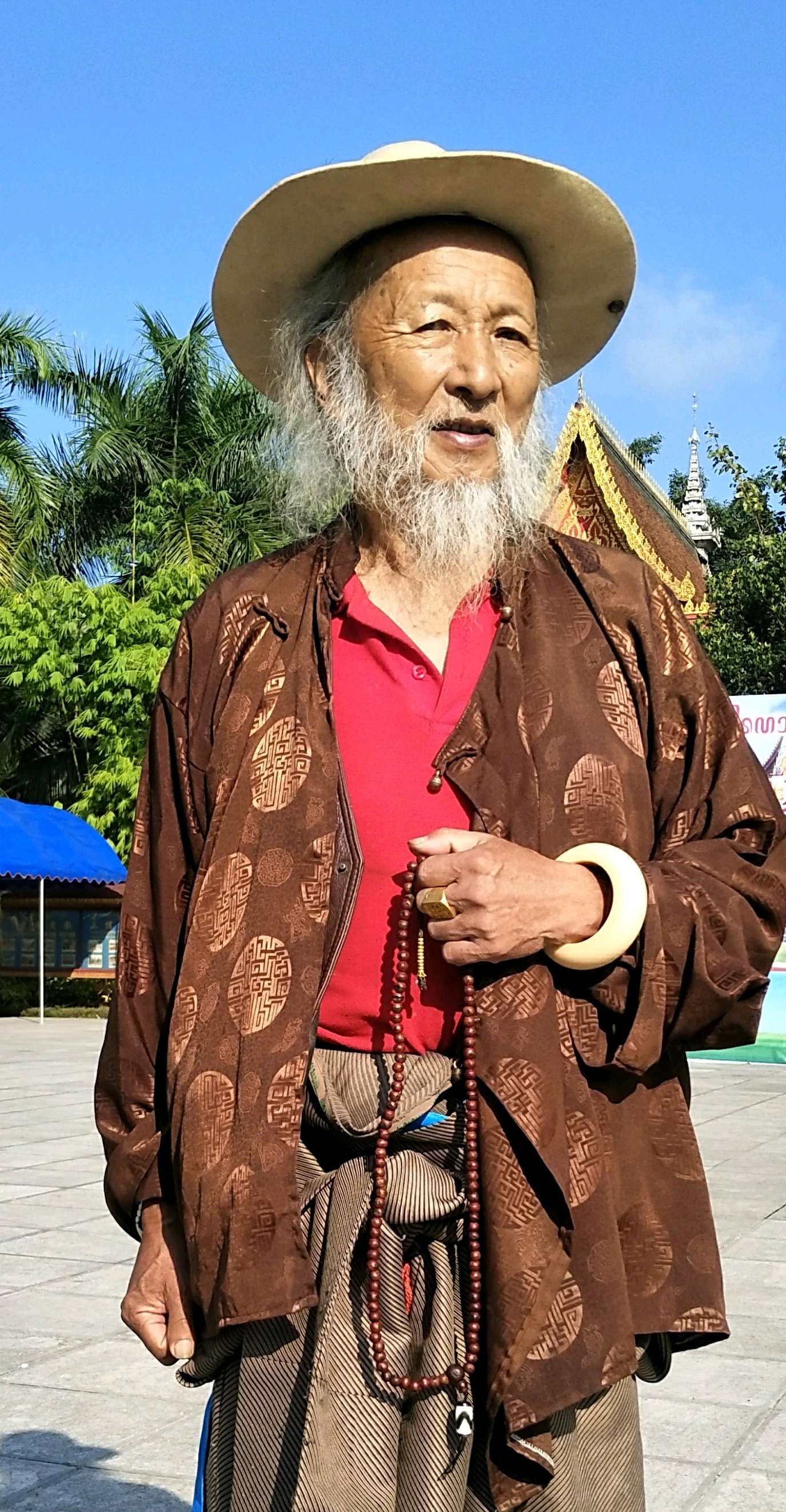 随拍 傣族老人 - vivo官方社区