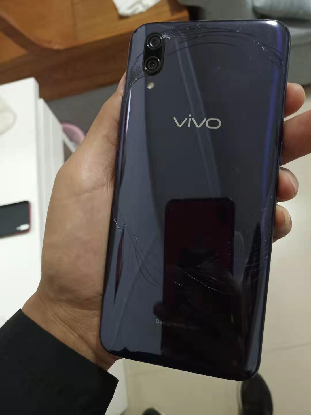 不小心把后盖烂了 - vivo官方社区