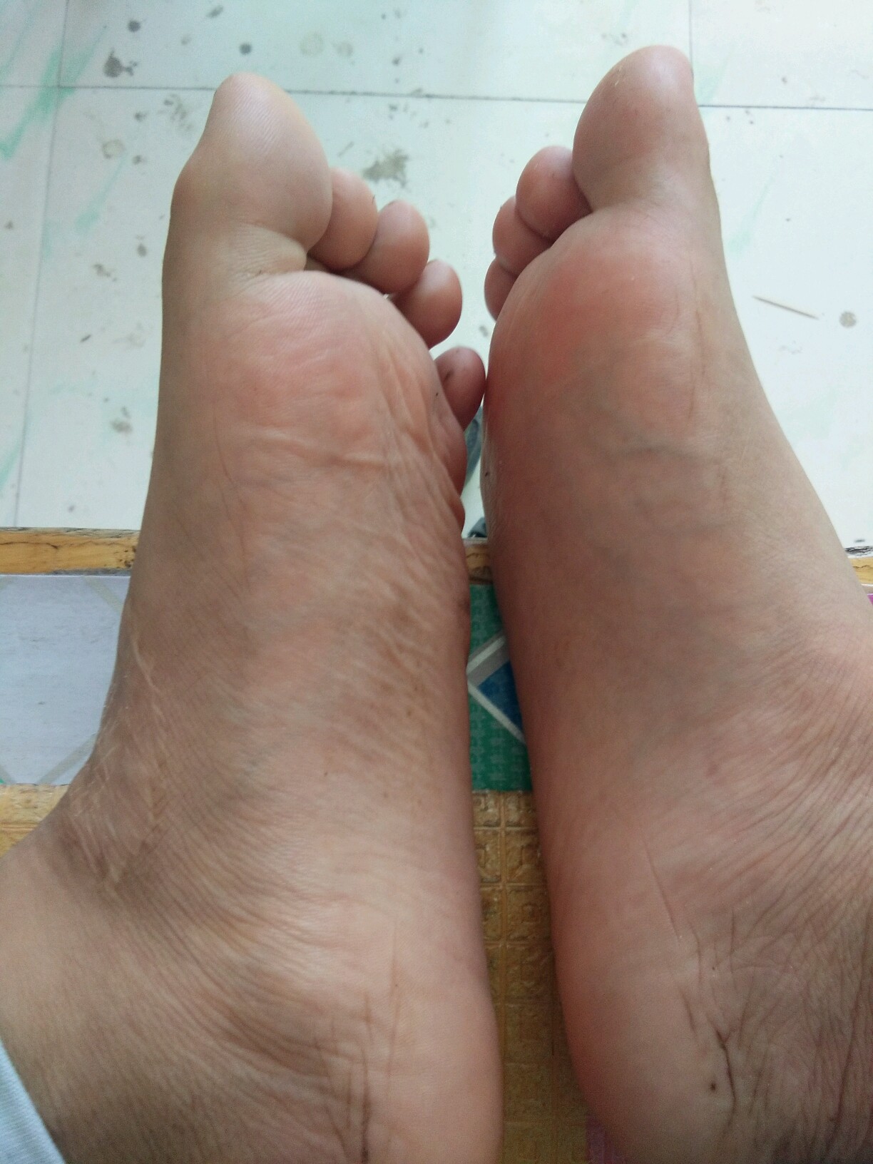 挠脚心脚心谈恋爱