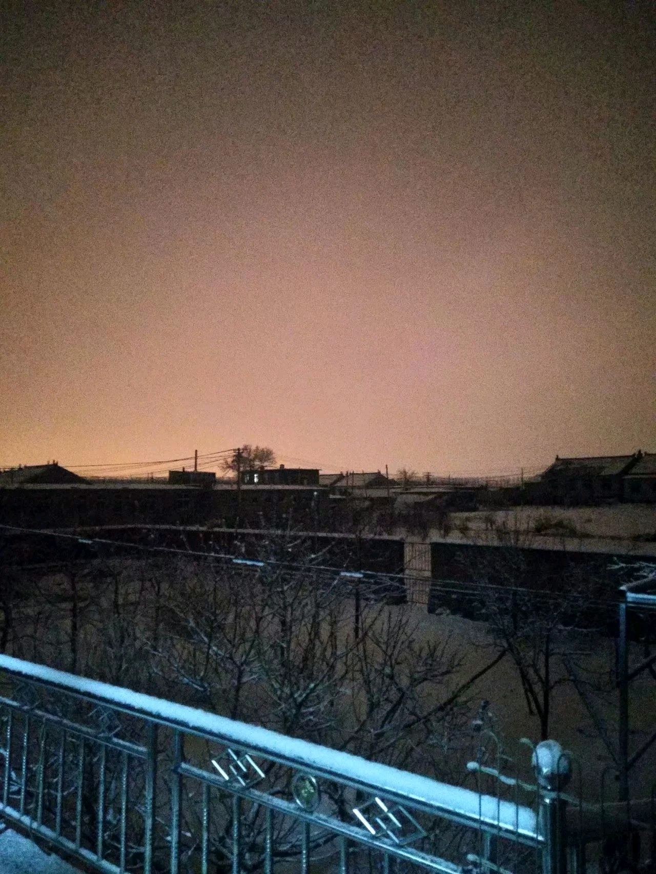 夜晚的雪景