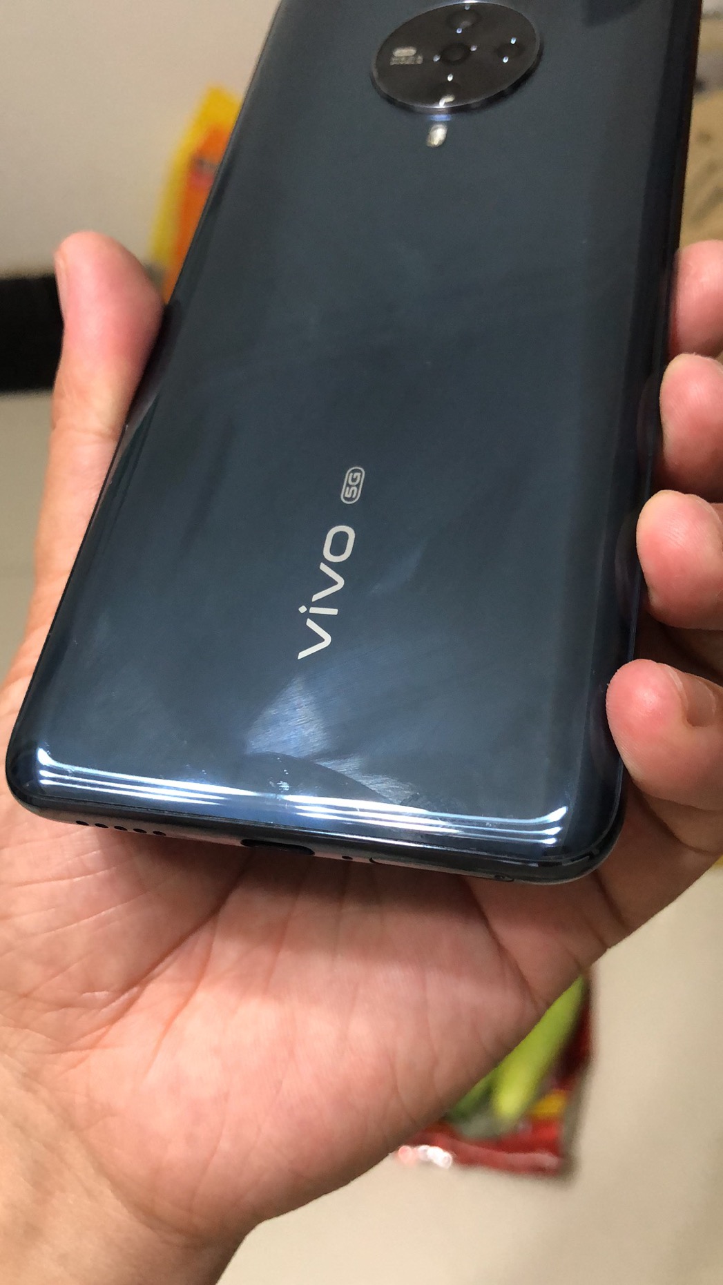 vivos6手机后盖白点