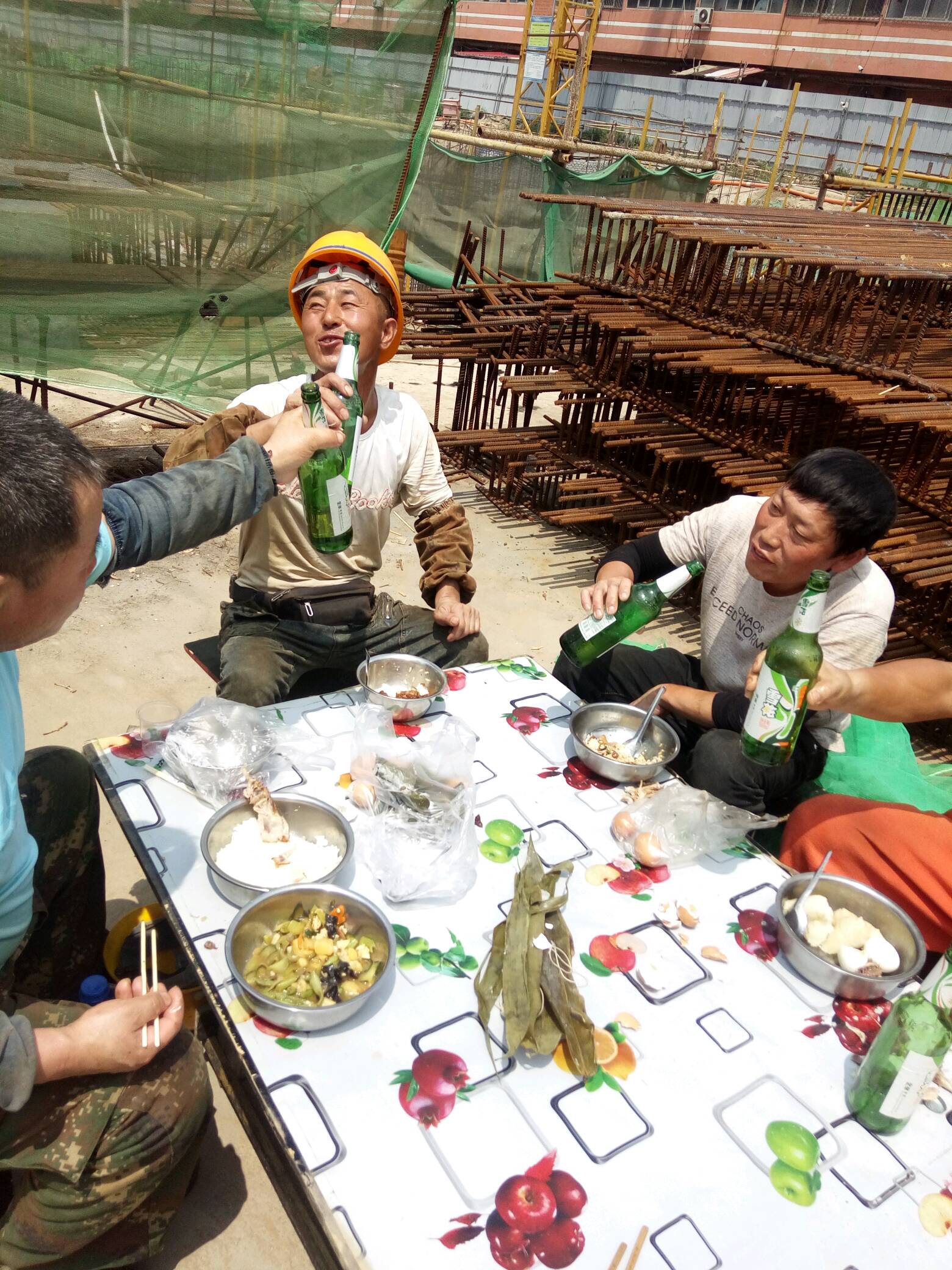 新产业工人的工地生活