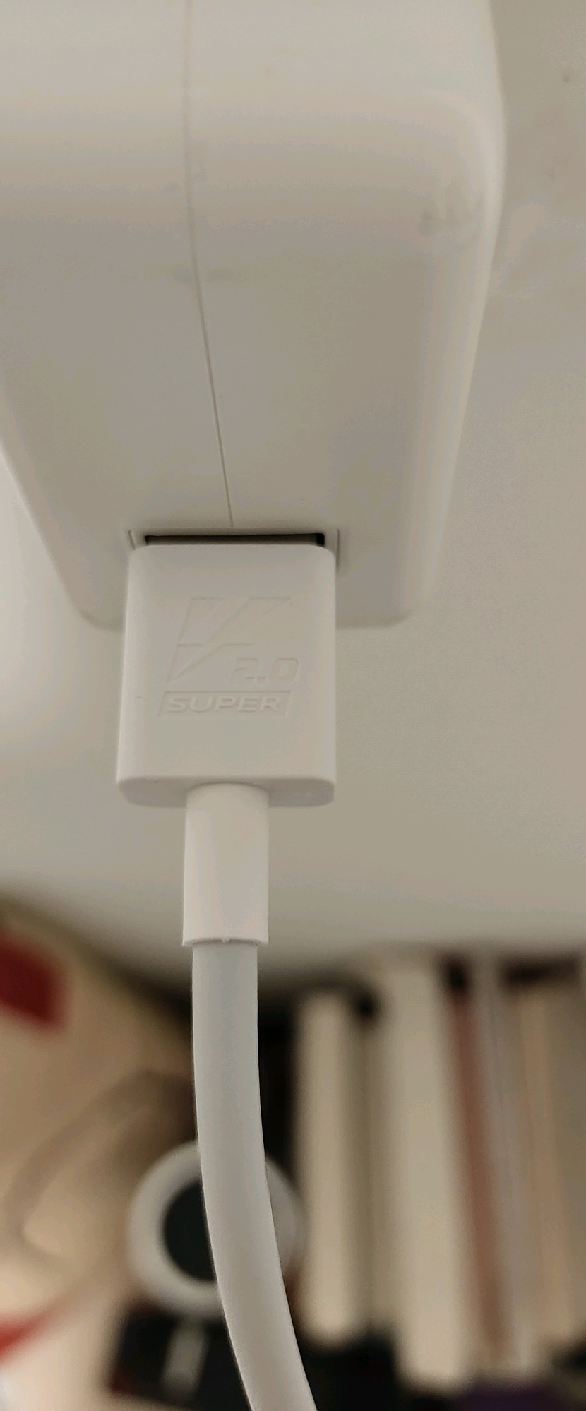 你们的iqooneo3充电线上有super20字样么感觉充电比之前的iqoo慢