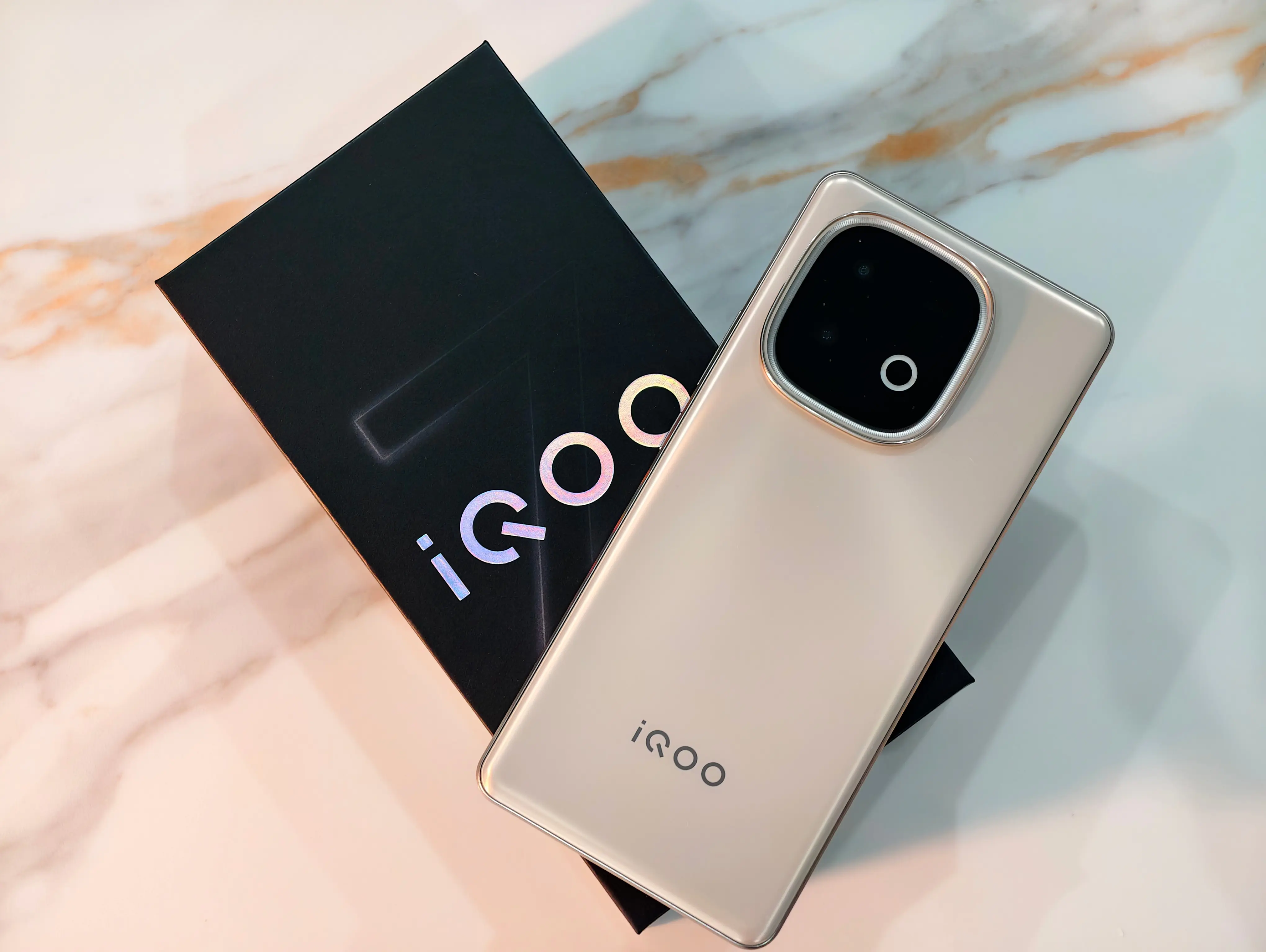 iQOO Z10 Turbo Pro沙漠色浅评（超清图赏），月光下的沙丘- vivo