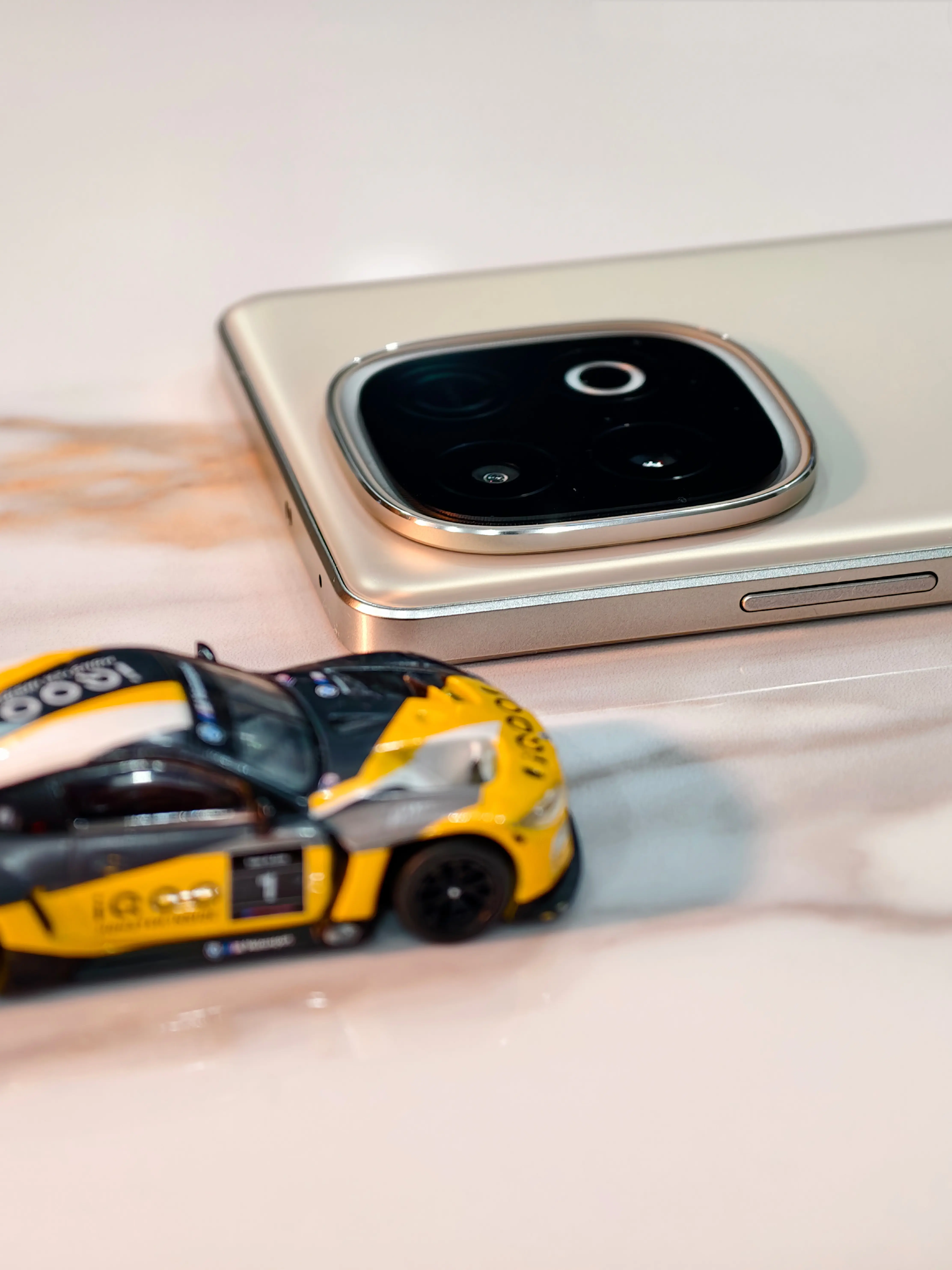 iQOO Z10 Turbo Pro沙漠色浅评（超清图赏），月光下的沙丘- vivo
