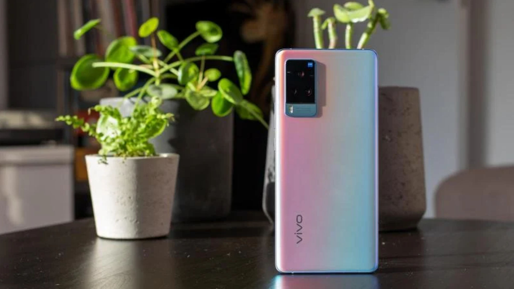 vivo x60 pro评测:一款功能强大旗舰产品,轻薄的设计和强大的镜头