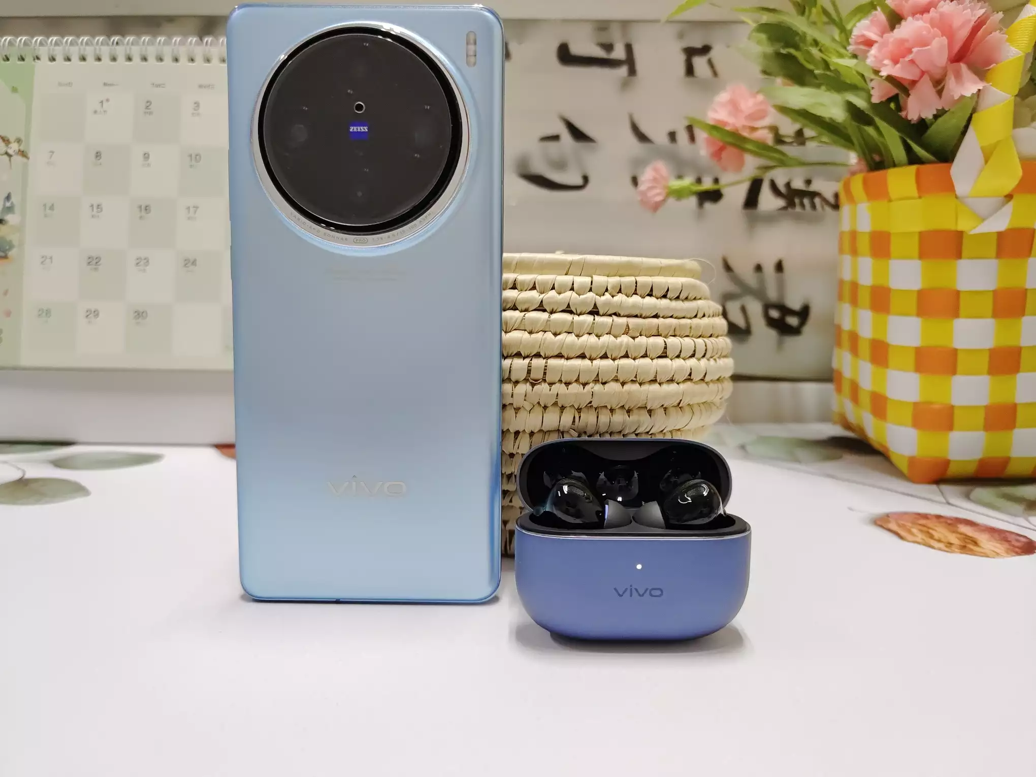 vivo tws 4首创采用陶瓷钨原生振膜,加上超宽频声音单元,第二代高通s3